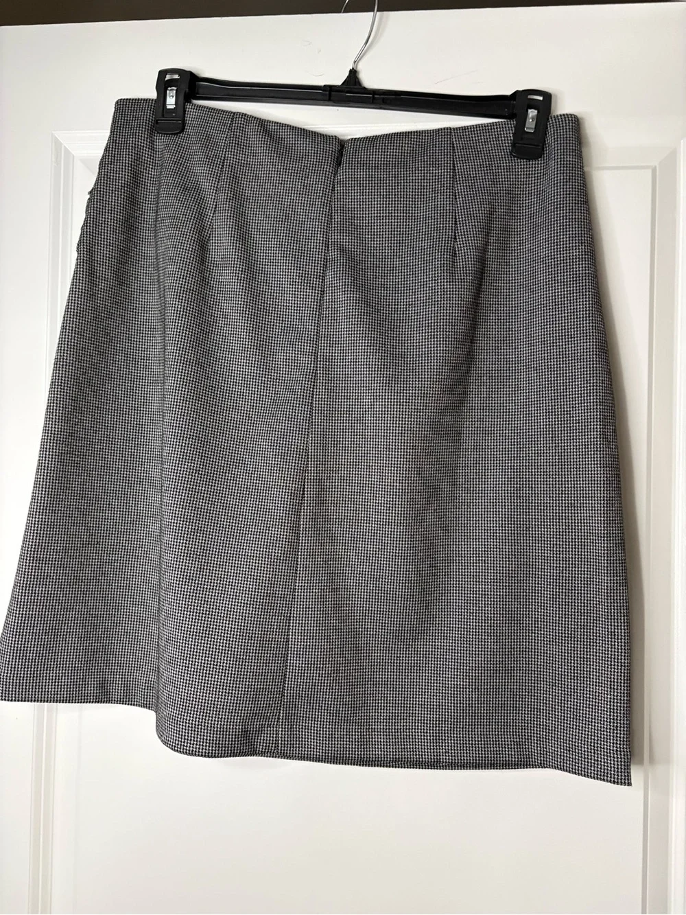 LOFT line skirt